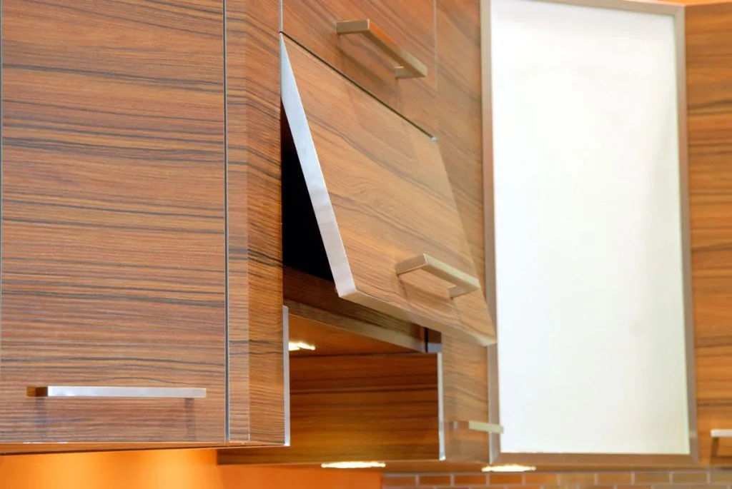 HPL و لمینت بافتهشده (High-Pressure Laminate)